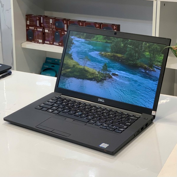 Ảnh Laptop từ các góc nhìn khác nhau