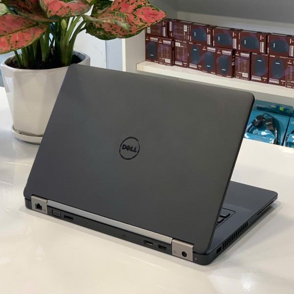 Ảnh Laptop từ các góc nhìn khác nhau