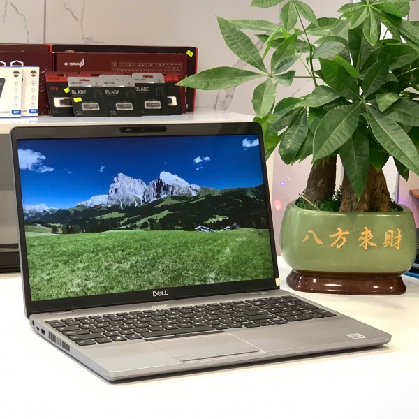 Ảnh Laptop từ các góc nhìn khác nhau