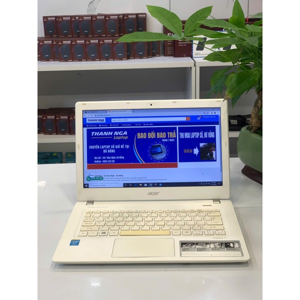 Ảnh Laptop từ các góc nhìn khác nhau