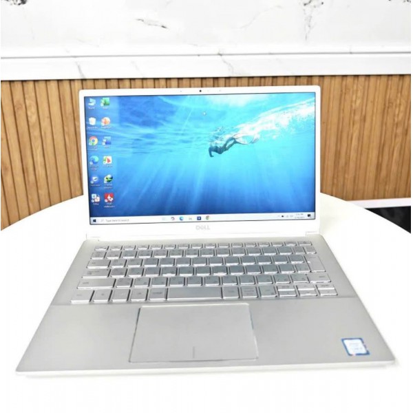 Ảnh Laptop từ các góc nhìn khác nhau