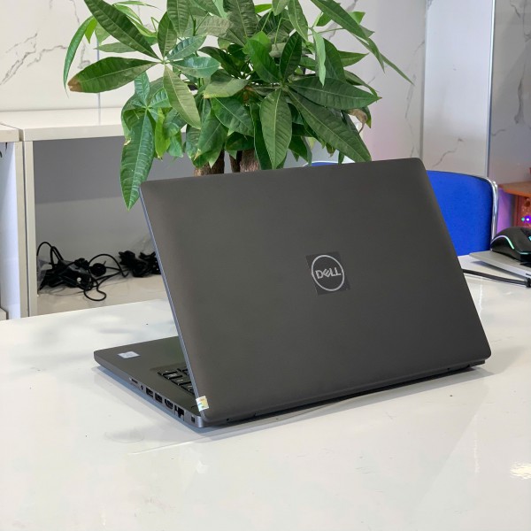 Ảnh Laptop từ các góc nhìn khác nhau