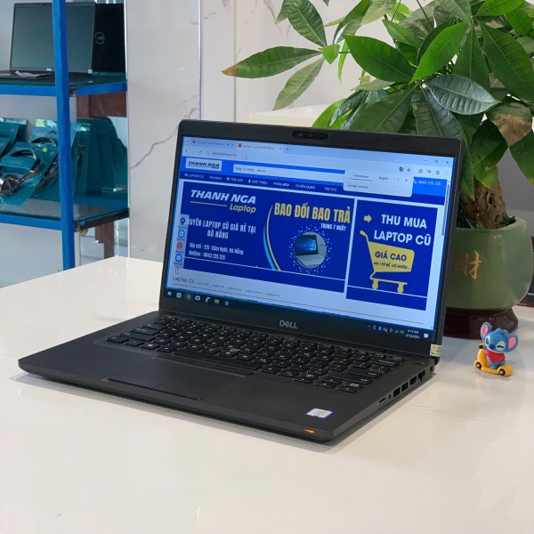 Ảnh Laptop từ các góc nhìn khác nhau