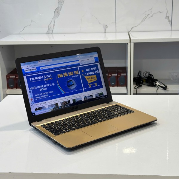 Ảnh Laptop từ các góc nhìn khác nhau
