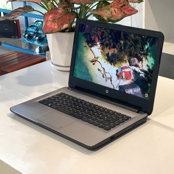 Ảnh Laptop từ các góc nhìn khác nhau