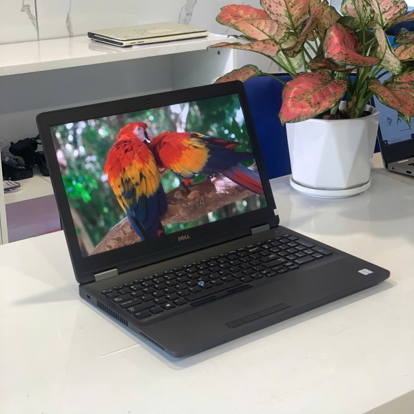 Ảnh Laptop từ các góc nhìn khác nhau