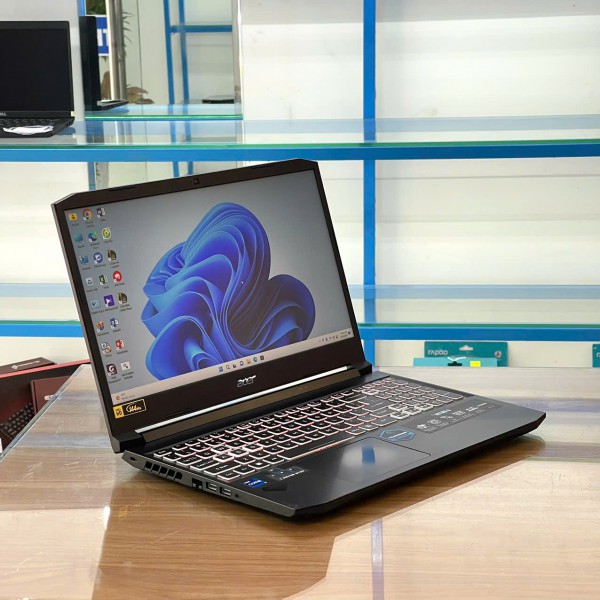 Ảnh Laptop từ các góc nhìn khác nhau
