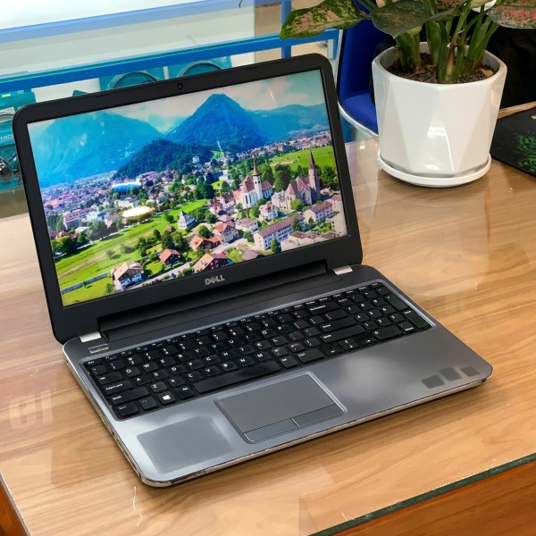 Ảnh Laptop từ các góc nhìn khác nhau