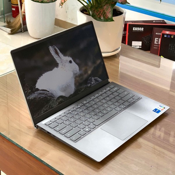 Ảnh Laptop từ các góc nhìn khác nhau