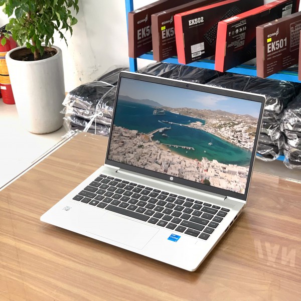 Ảnh Laptop từ các góc nhìn khác nhau
