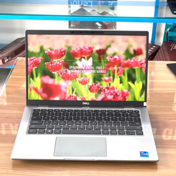 Ảnh Laptop từ các góc nhìn khác nhau