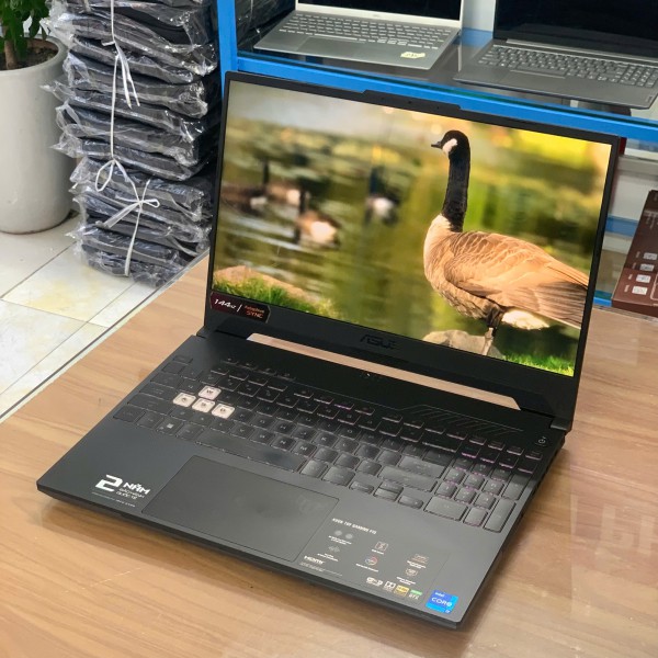 Ảnh Laptop từ các góc nhìn khác nhau