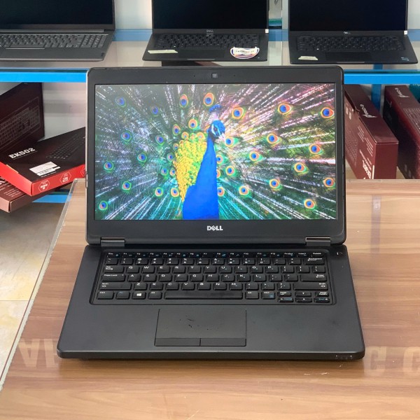 Ảnh Laptop từ các góc nhìn khác nhau