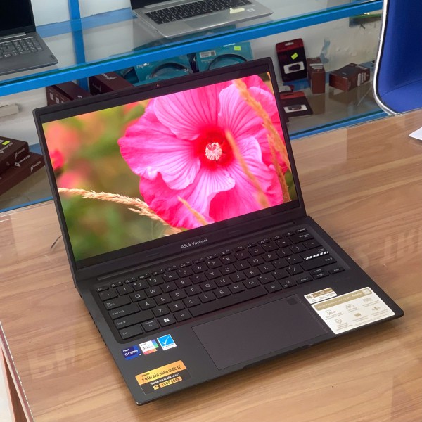 Ảnh Laptop từ các góc nhìn khác nhau