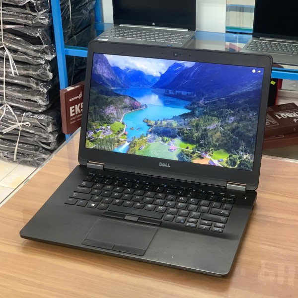 Ảnh Laptop từ các góc nhìn khác nhau