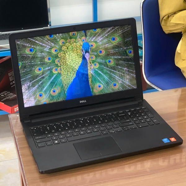 Ảnh Laptop từ các góc nhìn khác nhau