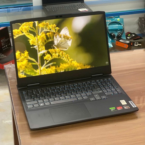 Ảnh Laptop từ các góc nhìn khác nhau