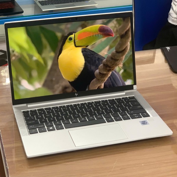 Ảnh Laptop từ các góc nhìn khác nhau