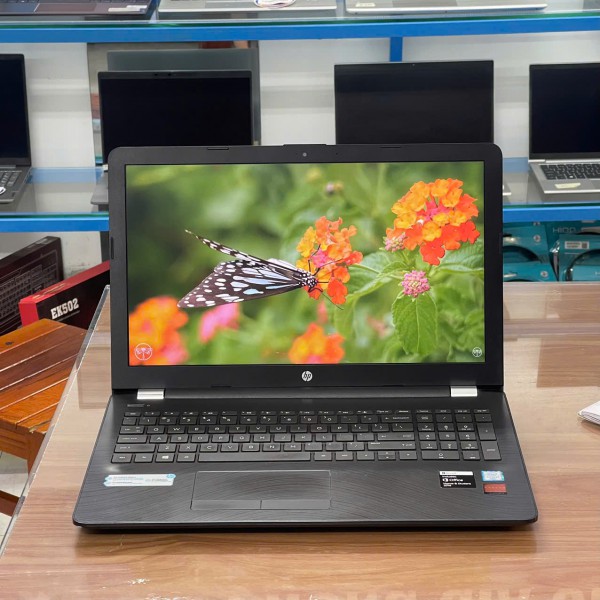 Ảnh Laptop từ các góc nhìn khác nhau