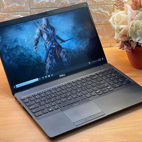 Ảnh Laptop từ các góc nhìn khác nhau