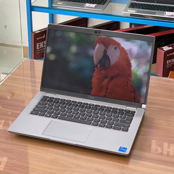 Ảnh Laptop từ các góc nhìn khác nhau