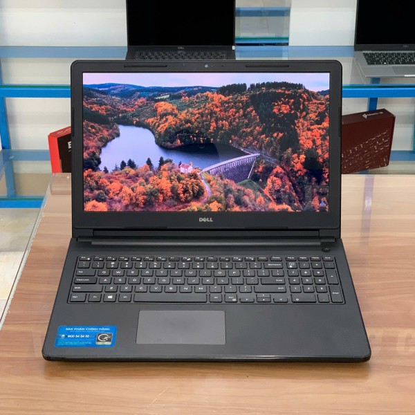 Ảnh Laptop từ các góc nhìn khác nhau