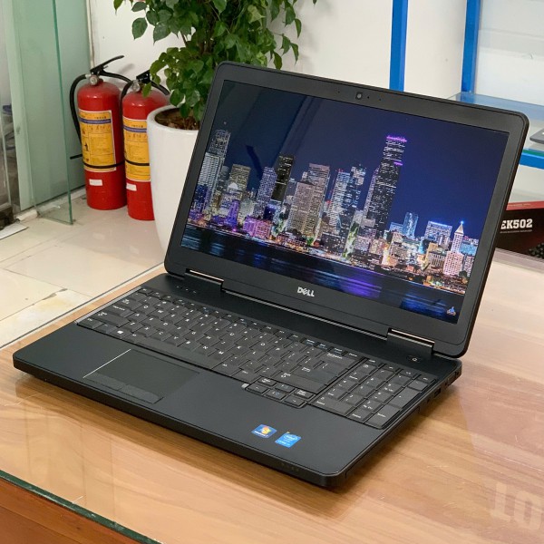Ảnh Laptop từ các góc nhìn khác nhau