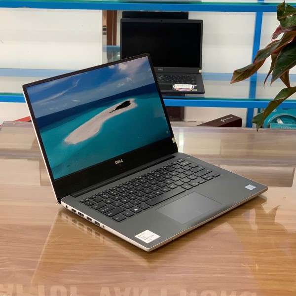 Ảnh Laptop từ các góc nhìn khác nhau