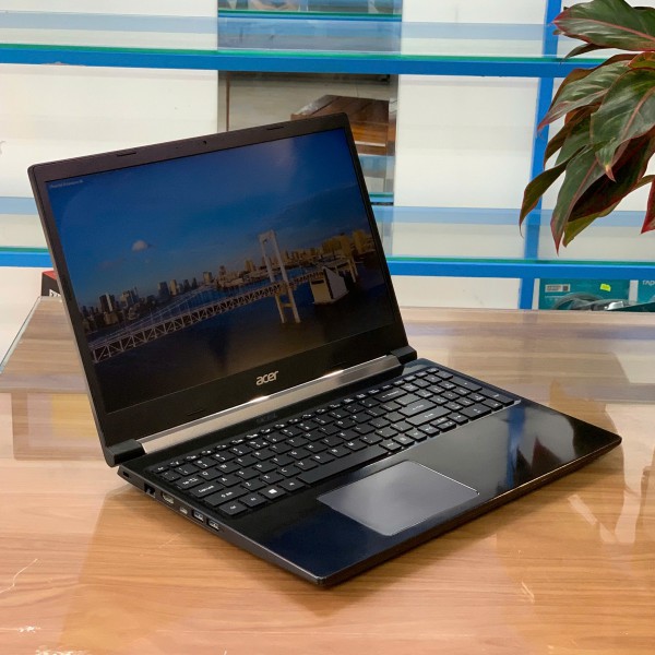 Ảnh Laptop từ các góc nhìn khác nhau