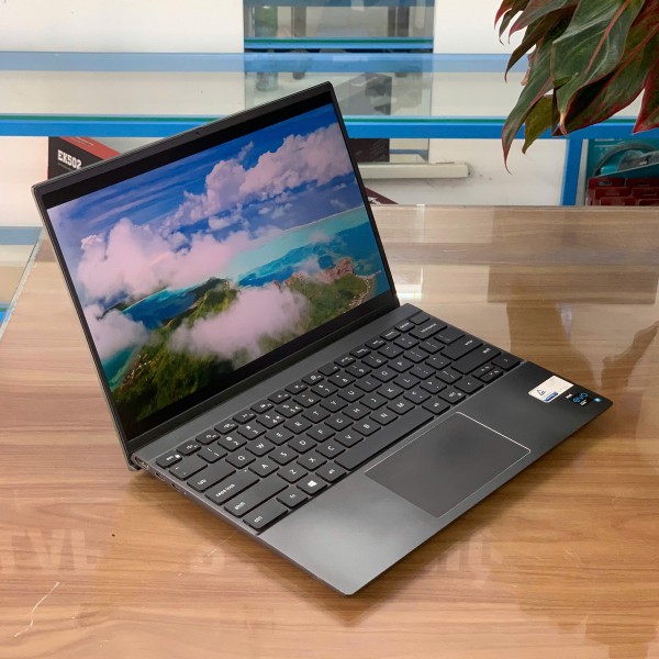 Ảnh Laptop từ các góc nhìn khác nhau