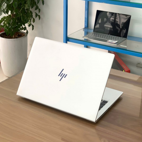 Ảnh Laptop từ các góc nhìn khác nhau