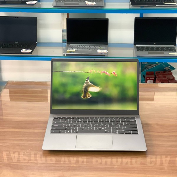 Ảnh Laptop từ các góc nhìn khác nhau