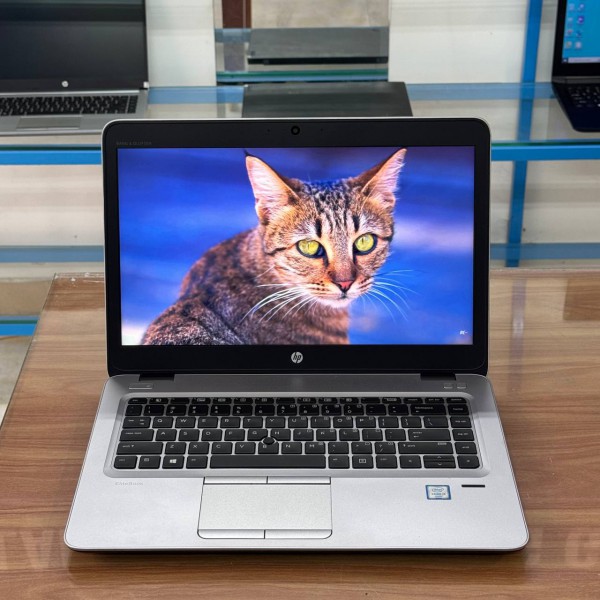 Ảnh Laptop từ các góc nhìn khác nhau