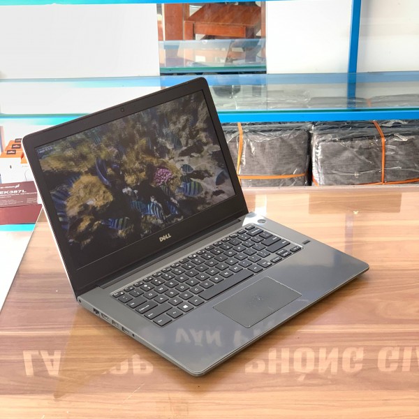 Ảnh Laptop từ các góc nhìn khác nhau