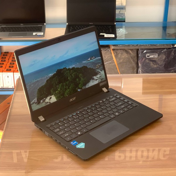 Ảnh Laptop từ các góc nhìn khác nhau