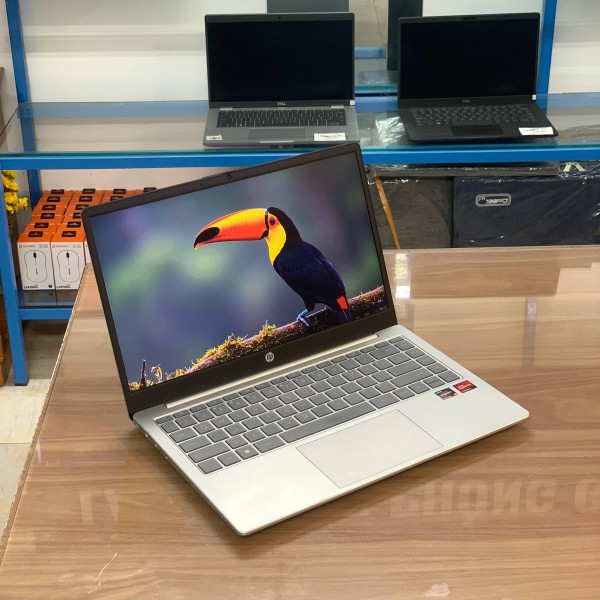 Ảnh Laptop từ các góc nhìn khác nhau
