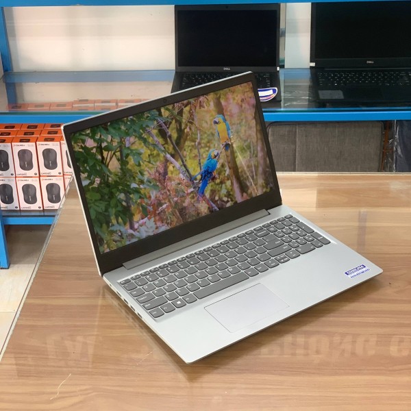 Ảnh Laptop từ các góc nhìn khác nhau