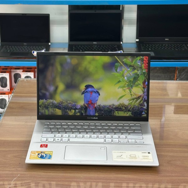 Ảnh Laptop từ các góc nhìn khác nhau